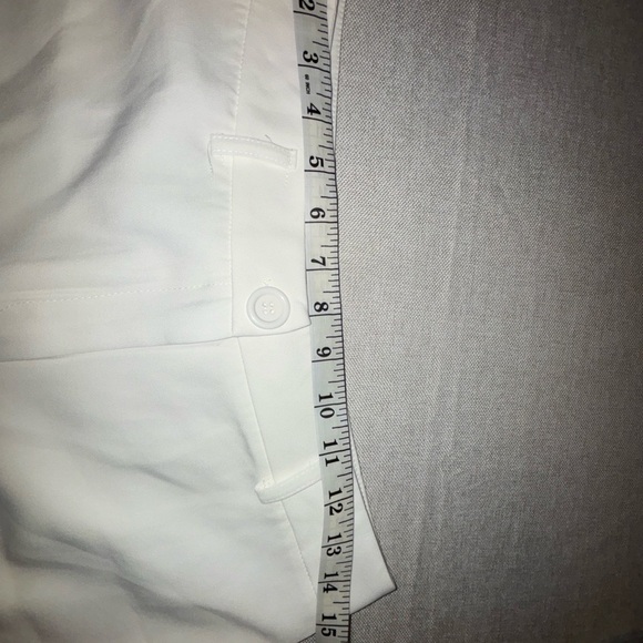 White Skorts with Clean Design and Lightweight Fabric - Picture 5 of 7
